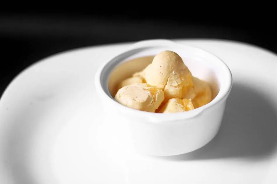 Kazeín - BioTechUSA Ako fungujú kazeín a srvátka?